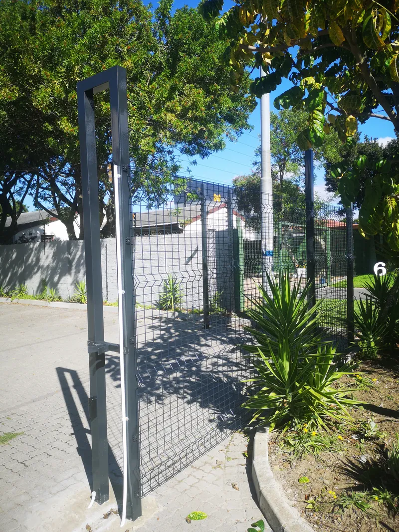 Clearview mesh gate at home entrance with steel frame and posts in Cape Town suburb